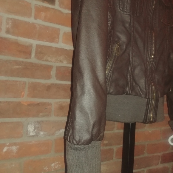 Faux leather Brown moto jacket with plush material inside - Picture 8 of 9
